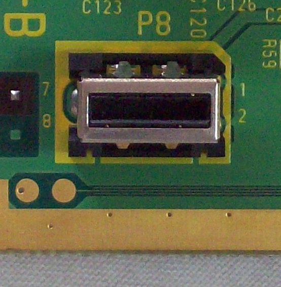 Conexion de puerto de alta velocidad de Nintendo Gamecube 01.JPG